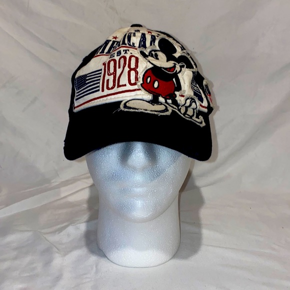 Mickey Mouse hat - Picture 2 of 5